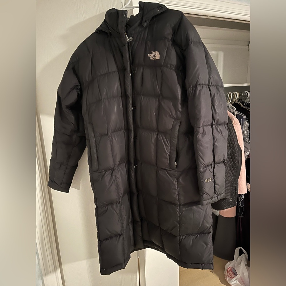 Women’s long black north face puffer